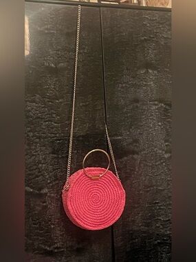 H&M Pink Round Straw Crossbody Bag with Gold Ring Handles and Gold Chain Strap